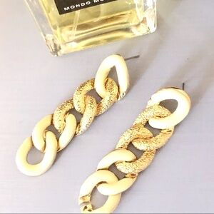 CREAM LINK DROP EARRINGS #109